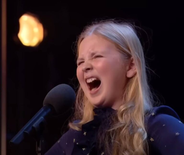 Simons skratt vid låtvalet förbyttes snabbt i tystnad när hon började sjunga – och snart följde det magiska ögonblicket då hon belönades med ’Golden Buzzer’.